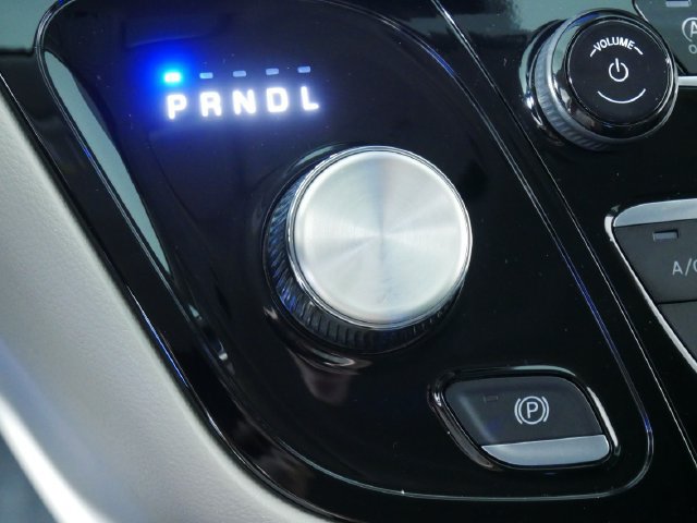 Used 2024 Chrysler Pacifica Touring-L FWD image 31