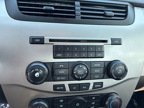 Used 2010 Ford Focus SES FWD image 8