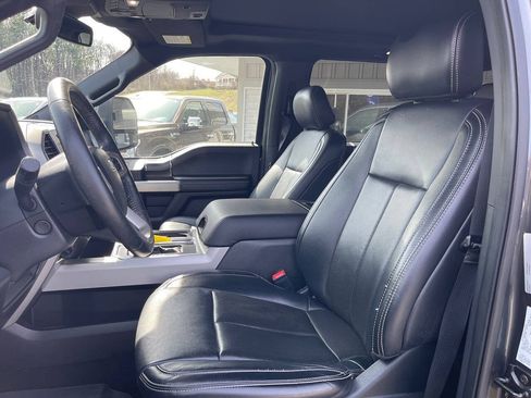 Used 2019 Ford F150 Lariat w/ Equipment Group 502A Luxury AWD/4WD image 17