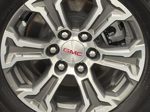 Used 2025 GMC Sierra 1500 SLT AWD/4WD image 5
