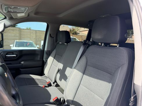 Used 2022 Chevrolet Silverado 2500 Custom w/ Custom Convenience Package AWD/4WD image 15