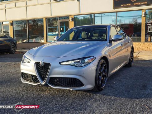 Used 2019 Alfa Romeo Giulia Ti Sport w/ Quick Order Package 22S Sport image 3