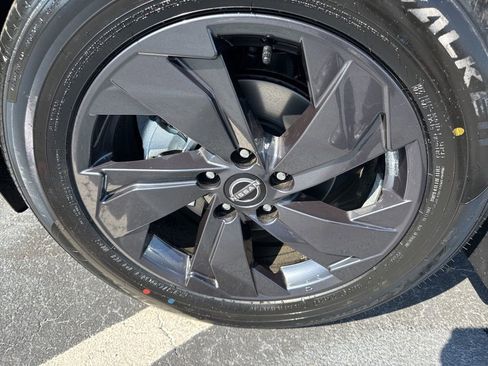 New 2026 Nissan Rogue SV FWD image 9