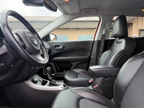 Used 2019 Jeep Compass Latitude w/ Popular Equipment Group AWD/4WD image 15