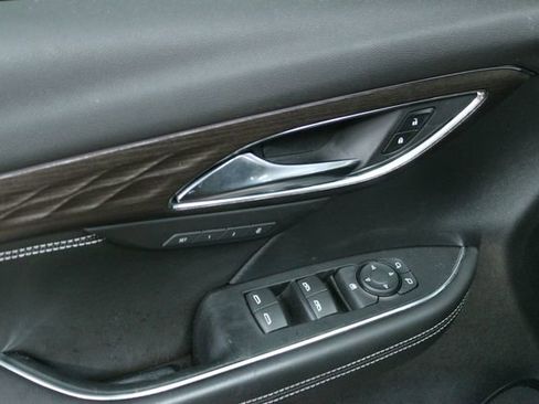 Used 2023 Buick Envision Avenir image 13