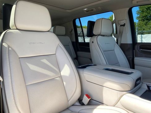 Used 2024 GMC Yukon XL Denali AWD/4WD image 21