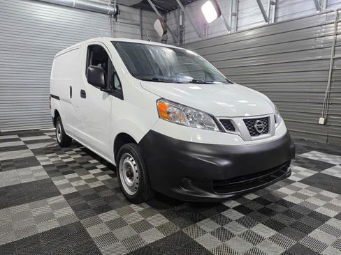 Used 2019 Nissan NV200 S w/ Cruise Control Package image 4