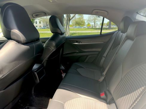 Used 2021 Toyota Camry SE FWD image 21
