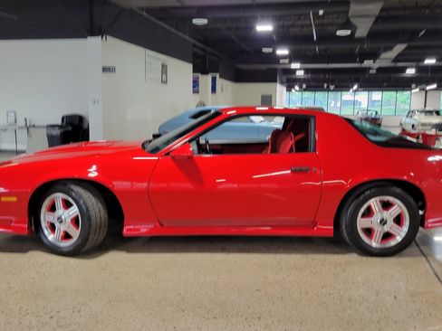 Used 1991 Chevrolet Camaro Z28 RWD image 25