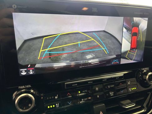 Used 2020 Toyota Highlander Platinum FWD image 28