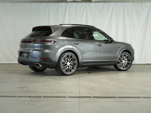 New 2025 Porsche Cayenne E-Hybrid AWD/4WD image 7