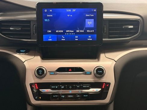 Used 2023 Ford Explorer XLT w/ Equipment Group 202A image 35