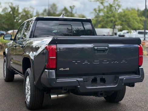 Used 2025 Toyota Tacoma SR5 AWD/4WD image 3