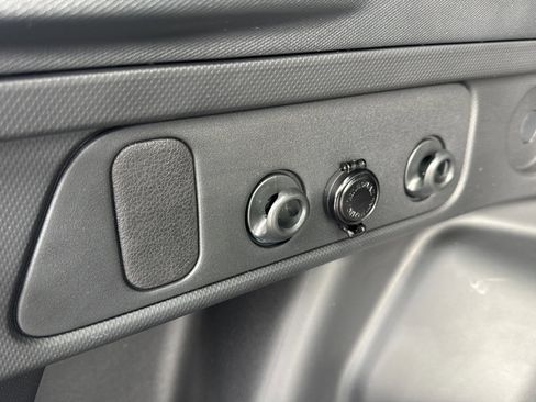 Used 2025 Subaru Forester Premium image 24