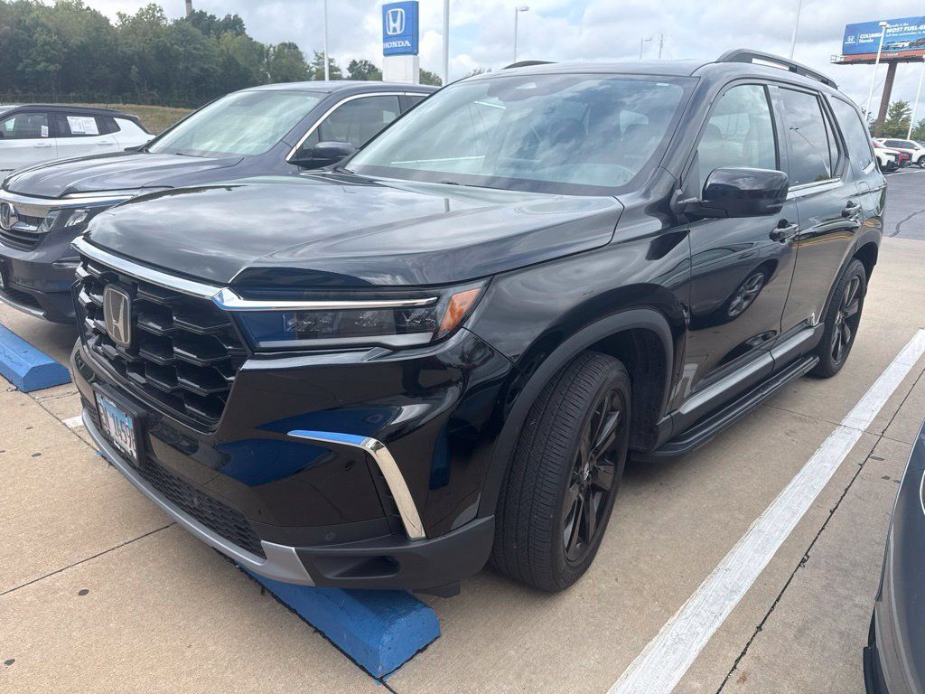 Certified 2024 Honda Pilot Touring image 2