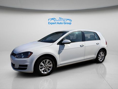 Used 2017 Volkswagen Golf S image 4