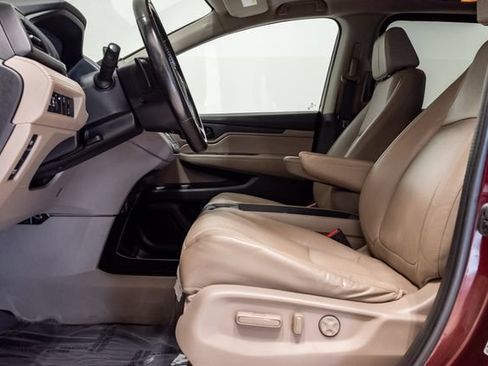 Used 2018 Honda Odyssey EX-L image 9