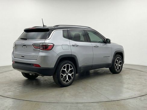 Used 2025 Jeep Compass Limited AWD/4WD image 9