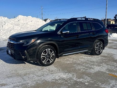 Used 2023 Subaru Ascent Limited w/ Technology Package image 2