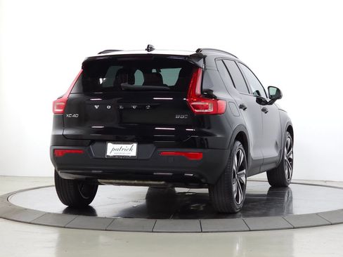 Used 2023 Volvo XC40 B5 Plus w/ Protection Package Premier AWD/4WD image 9