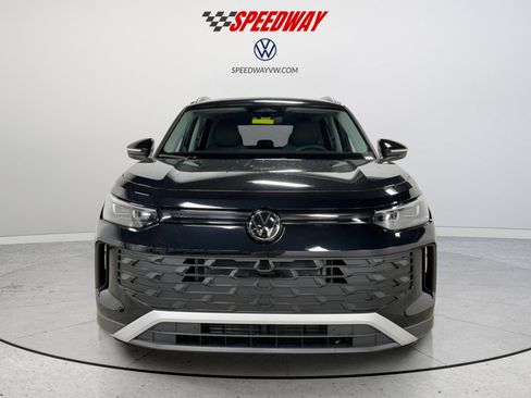 New 2026 Volkswagen Tiguan SE image 2