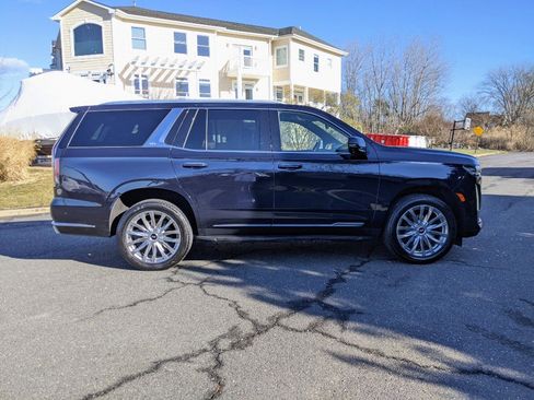 Used 2021 Cadillac Escalade Premium Luxury w/ Performance Package image 4