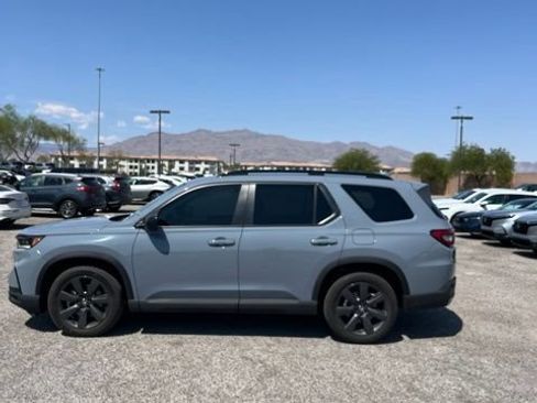 Used 2023 Honda Pilot Sport image 7
