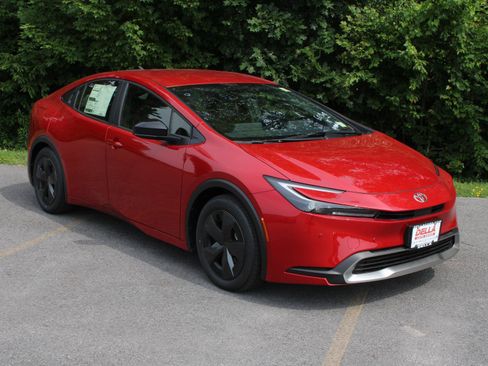 New 2026 Toyota Prius Plug-In Hybrid FWD image 3