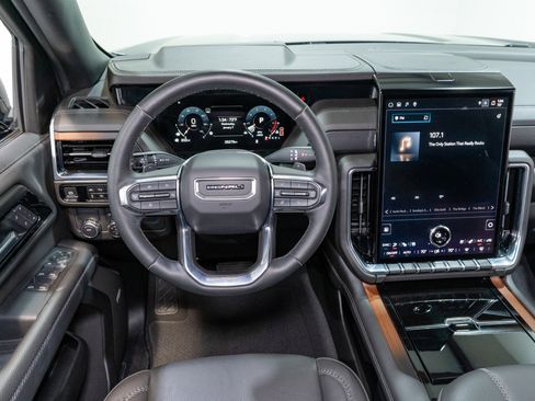 Used 2025 GMC Yukon Denali image 11