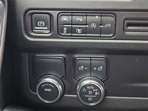 Used 2022 GMC Yukon SLT w/ SLT Premium Package image 22