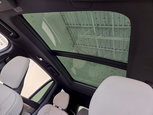New 2026 Volvo XC90 T8 Plus w/ Protection Package Premier AWD/4WD image 9
