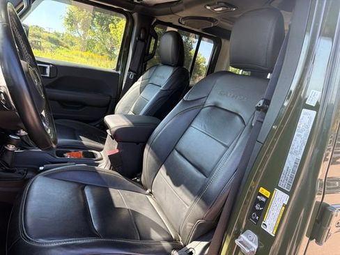 Used 2022 Jeep Wrangler Unlimited Sahara w/ LED Lighting Group AWD/4WD image 10