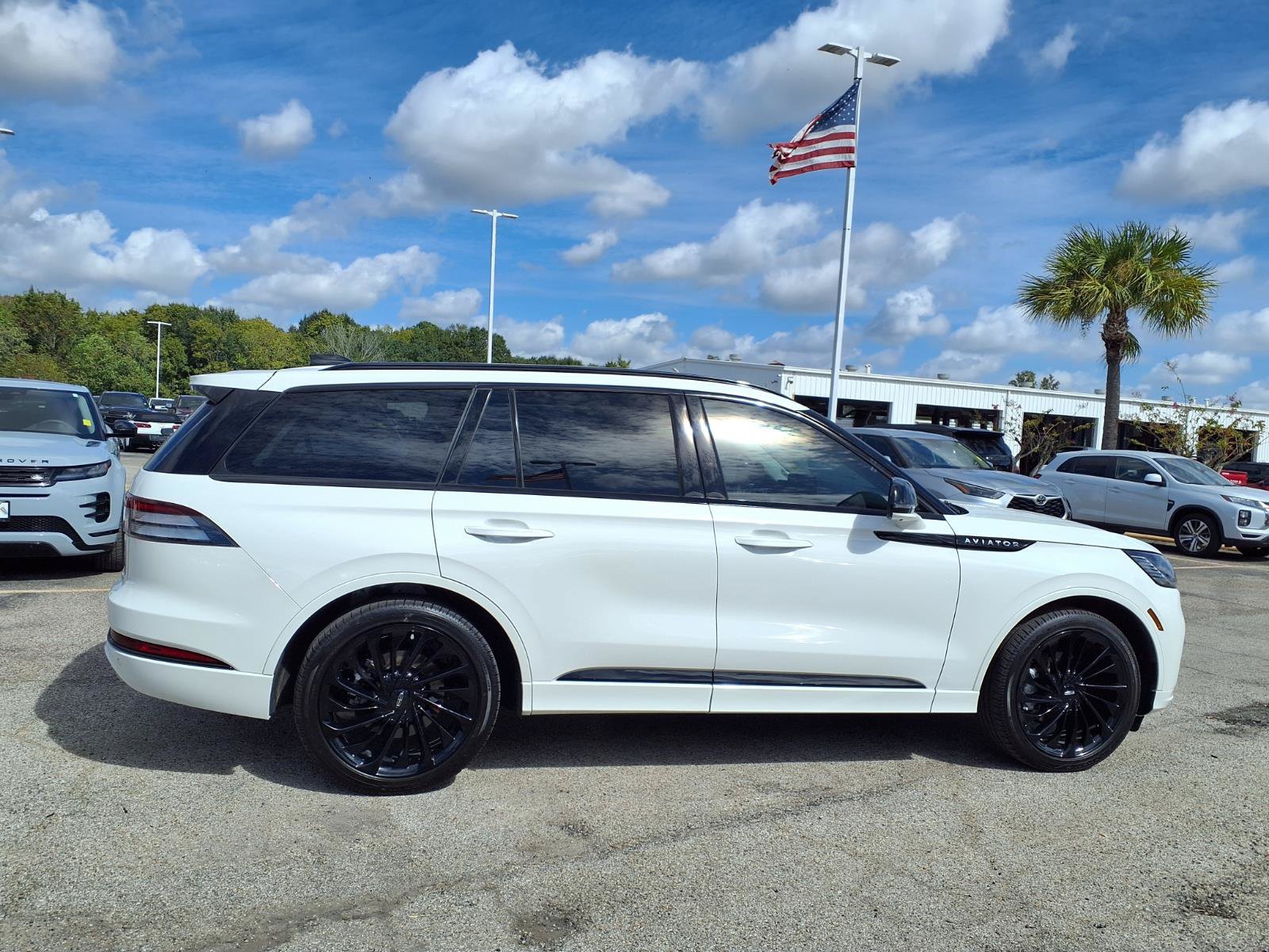 Used 2026 Lincoln Aviator Reserve w/ Luxury Package RWD image 21