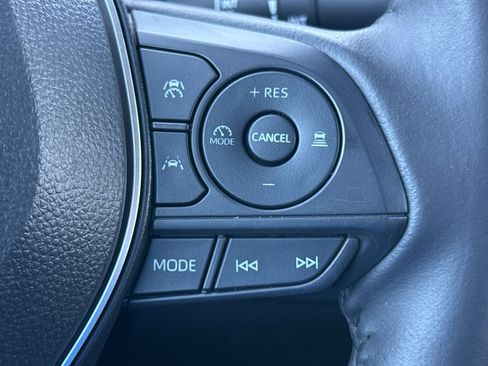 Used 2024 Toyota Corolla SE w/ SE Convenience Package FWD image 17