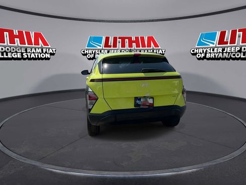Used 2025 Hyundai Kona SEL AWD/4WD image 7
