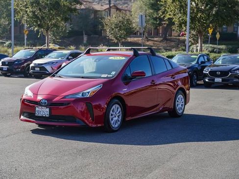 Used 2022 Toyota Prius LE image 4