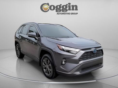 Used 2023 Toyota RAV4 XLE Premium image 27