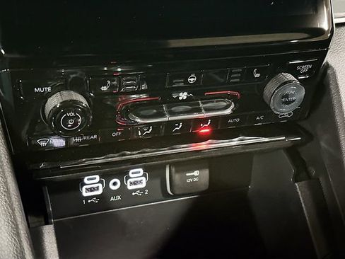 New 2025 Jeep Grand Cherokee Limited w/ Black Appearance Package image 15