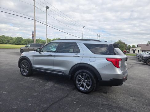 Used 2023 Ford Explorer XLT w/ Equipment Group 202A AWD/4WD image 6