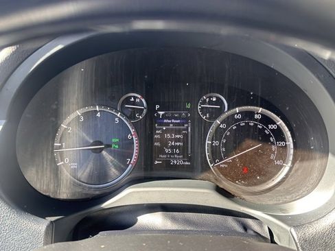 Used 2023 Lexus GX 460 Premium image 15