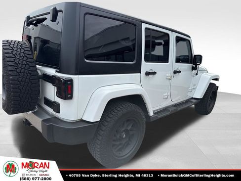 Used 2017 Jeep Wrangler Unlimited Sahara AWD/4WD image 3
