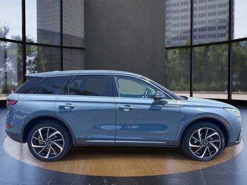 Certified 2025 Lincoln Corsair Reserve AWD/4WD image 2