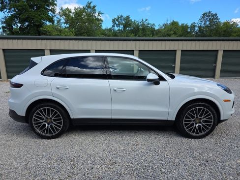 Used 2023 Porsche Cayenne Platinum Edition AWD/4WD image 7