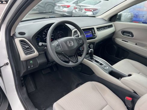 Used 2016 Honda HR-V LX image 9