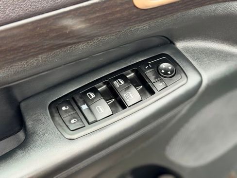 Used 2014 Jeep Grand Cherokee Laredo w/ 18" Wheel & 8.4" Radio Group image 17