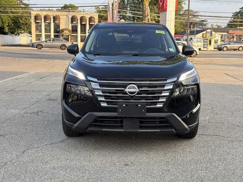 Certified 2025 Nissan Rogue S AWD/4WD image 2