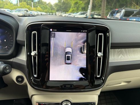 Used 2024 Volvo XC40 B5 Ultimate w/ Protection Package Premier AWD/4WD image 32