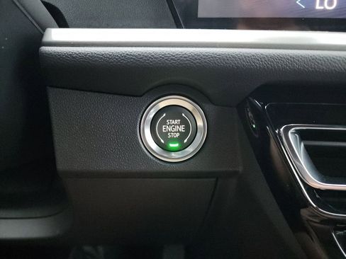 New 2026 Chevrolet Traverse LT w/ Sun and Wheel Package image 23