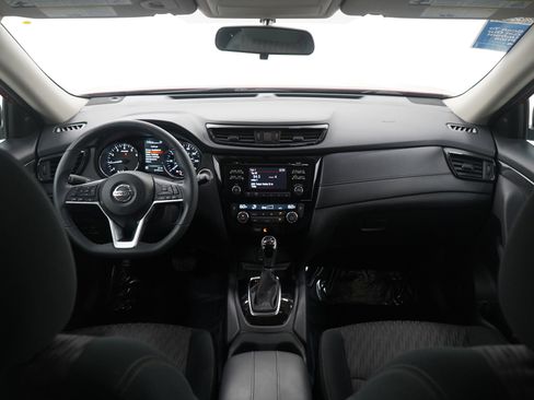 Used 2017 Nissan Rogue SV w/ Midnight Edition image 12