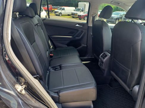 Used 2019 Volkswagen Tiguan SE w/ Panoramic Sunroof Package AWD/4WD image 17